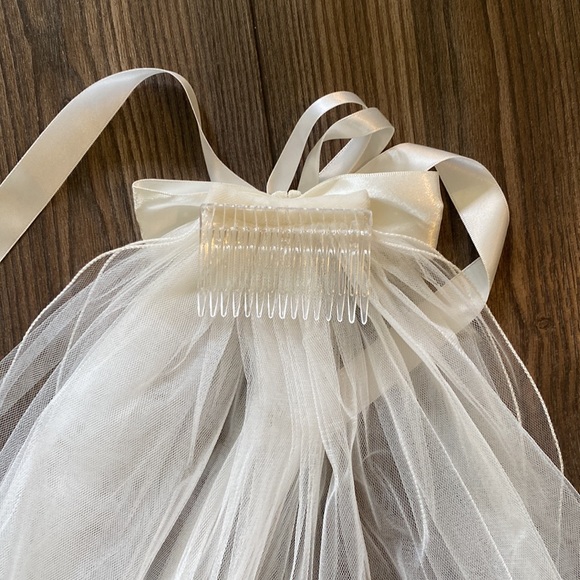 Sweet kids size 8 communion or wedding dress - Picture 5 of 5